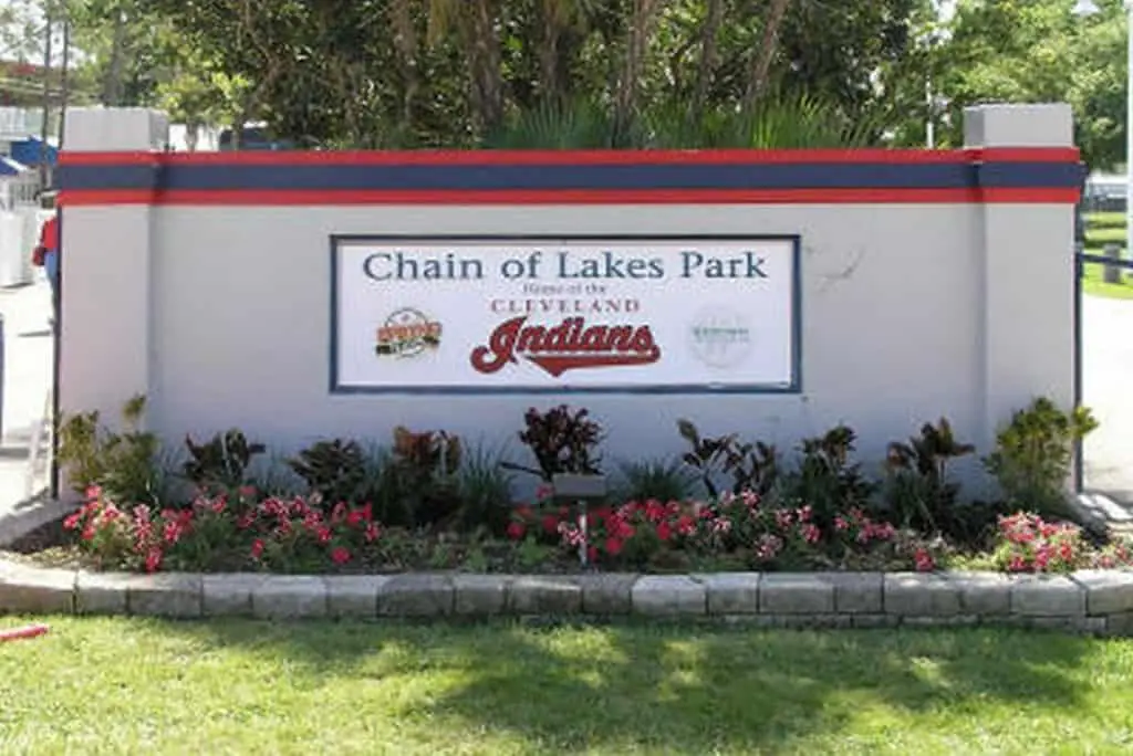 Chain of Lakes Park sign.